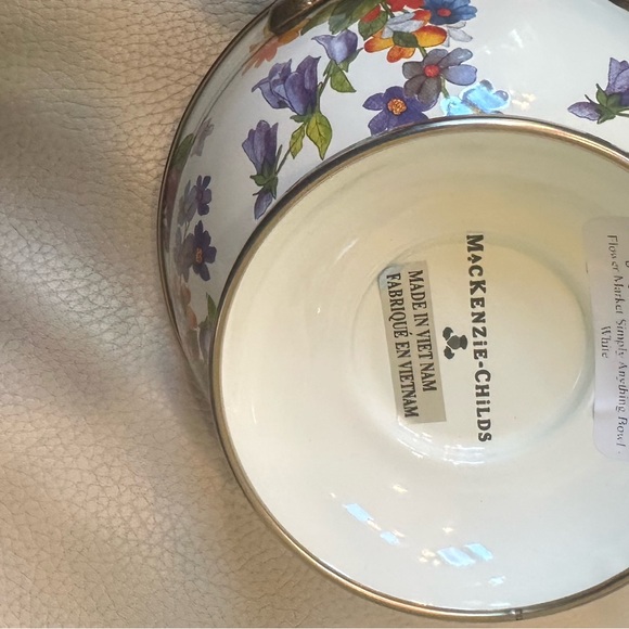 Mackenzie-Childs White Flower Anything Bowl NWT - Picture 4 of 5